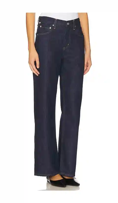 Citizens of Humanity Lindz Low Rise Easy Straight Jeans in Blue. - size 32 (also in 25, 26, 27, 28, 29, 31, 33, 34)
