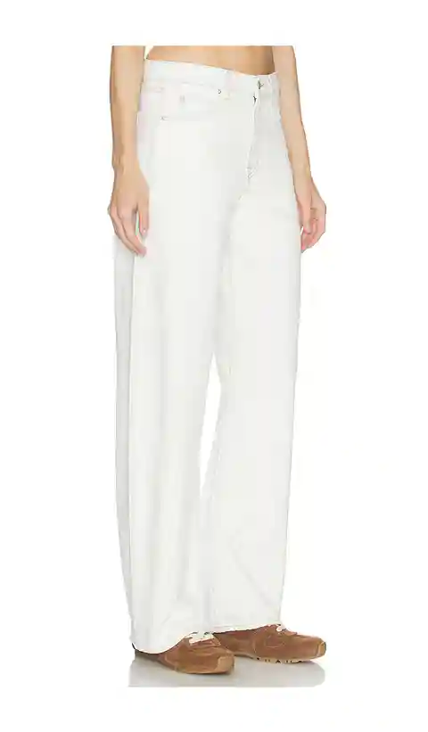 GRLFRND Austen Low Rise Curve in White. - size 28 (also in 29, 30, 31, 32)