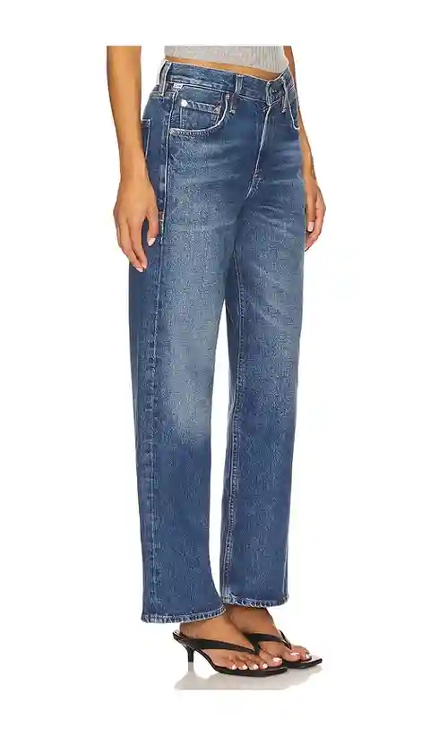 Citizens of Humanity Lindz Easy Straight in Blue. - size 26 (also in 23, 24, 25, 27, 28, 29, 30, 31, 33, 34)