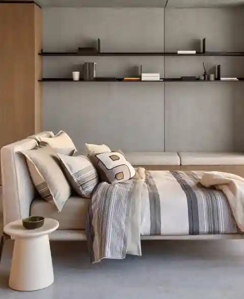 Boss Home Modernist Stripe Luminous Duvet Cover, King - Brown