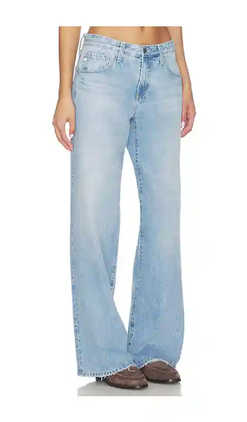 AG Jeans Adria Low Rise Wide Leg Jeans in Blue. - size 24 (also in 26, 25, 27, 28, 30, 31)