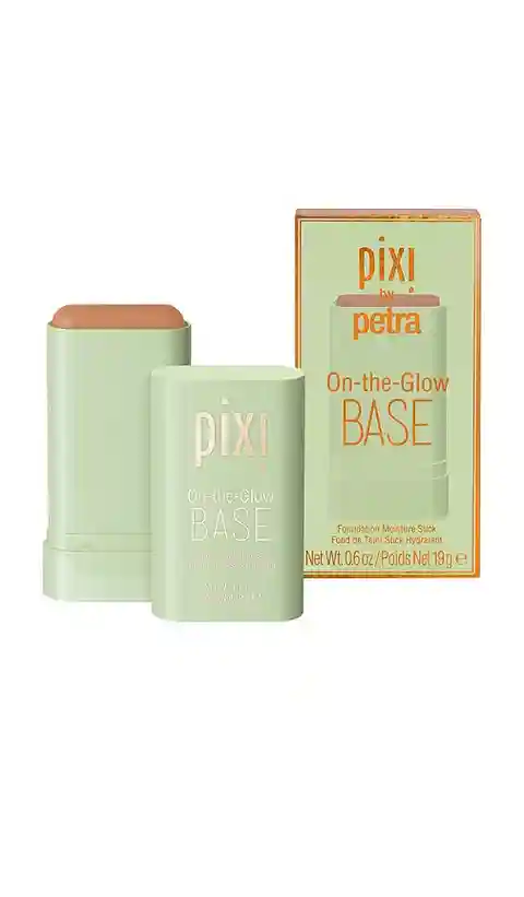 Pixi On-the-glow Base in Caramel.