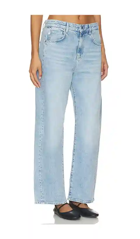 AG Jeans Hattie Barrel Jean in Blue. - size 23 (also in 26, 24, 25, 27, 28, 29, 30, 31, 32)